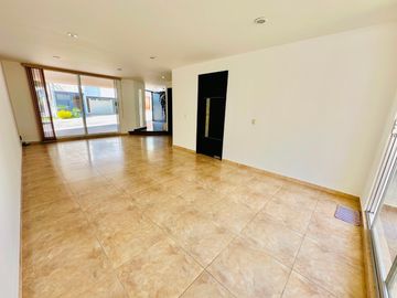 ELGANTE CASA EN VENTA EN PARQUE SAN JOSÉ