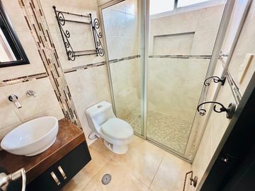 ELGANTE CASA EN VENTA EN PARQUE SAN JOSÉ