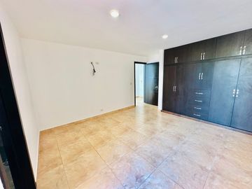 ELGANTE CASA EN VENTA EN PARQUE SAN JOSÉ