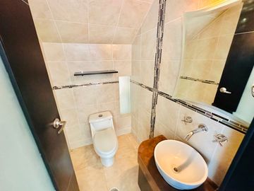 ELGANTE CASA EN VENTA EN PARQUE SAN JOSÉ