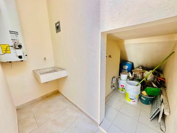 ELGANTE CASA EN VENTA EN PARQUE SAN JOSÉ