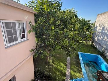 CASA CON DOS LOCALES VENTA EN Av. San Martin 4367  (REMEDIOS DE ESCALADA)