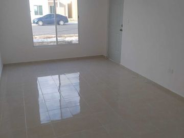 CASA EN VENTA EN SIAN KAAN IV EN ESQUINA, CON EXCEDENTE DE TERRENO, ESTRENA