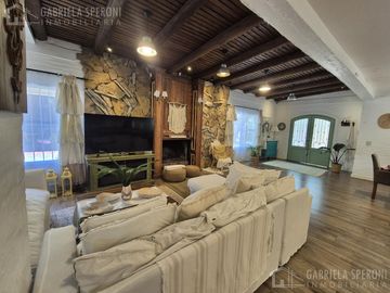 Casa PH  4 ambientes VENTA Canning