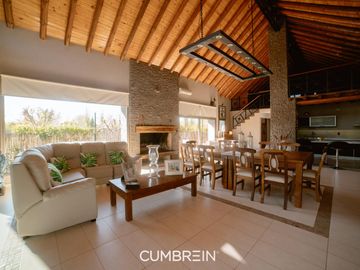 Importante propiedad de categoria en Villa 25 de Mayo