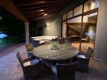 CASA AVANDRA, alberca , jacuzzi cancha de tennis