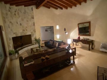 CASA AVANDRA, alberca , jacuzzi cancha de tennis