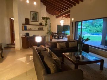 CASA AVANDRA, alberca , jacuzzi cancha de tennis