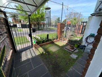 Venta Triplex en Zona Residencial de Monte Grande