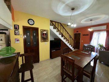 Venta Triplex en Zona Residencial de Monte Grande