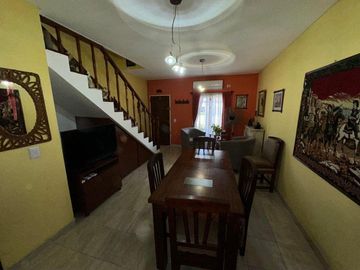 Venta Triplex en Zona Residencial de Monte Grande