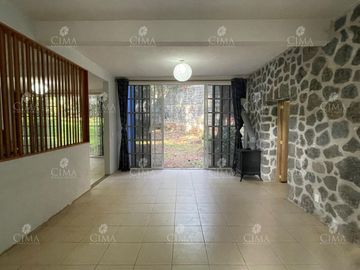 Venta casa en San José de la Montaña, Huitzilac, Morelos - V357