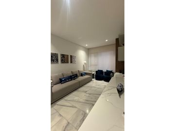 VENTA DE EXCLUSIVO APARTAMENTO EN BUEN SECTOR DE LACIUDAD