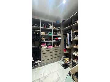 VENTA DE EXCLUSIVO APARTAMENTO EN BUEN SECTOR DE LACIUDAD