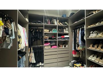 VENTA DE EXCLUSIVO APARTAMENTO EN BUEN SECTOR DE LACIUDAD