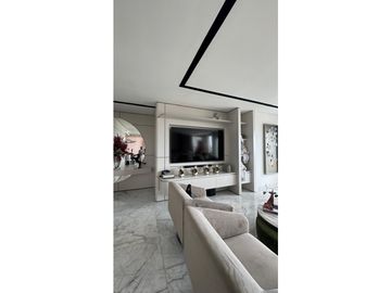 VENTA DE EXCLUSIVO APARTAMENTO EN BUEN SECTOR DE LACIUDAD