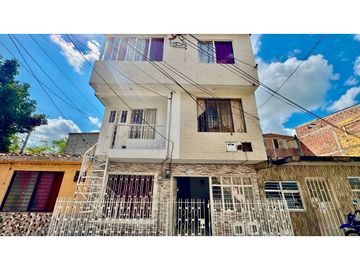 Casa trifamiliar en venta - Barrio Los Robles Palmira Valle Colombia