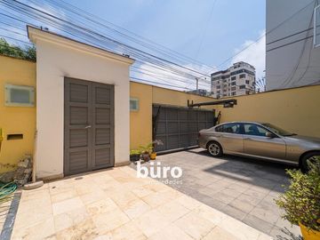 CASA EN VENTA A POCOS PASOS DE LA  PASTELERIA SAN ANTONIO MAGDALENA