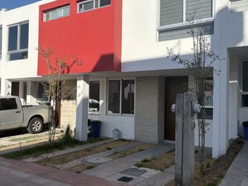 Casa en coto con alberca !