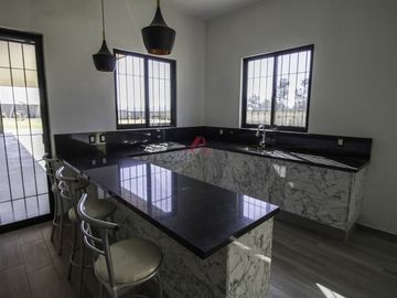TERRAZA EN VENTA EN COLINAS DEL MARTEL, ZAPOPAN