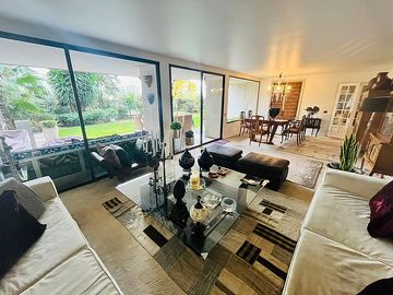 DEPARTAMENTO CASA CON JARDÍN/RAÚL LABBÉ