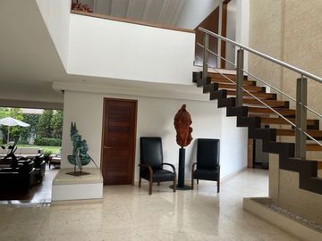 Espectacular casa en renta en Lomas Country