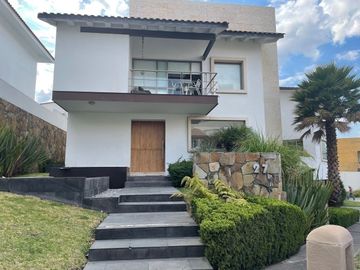 Espectacular casa en renta en Lomas Country