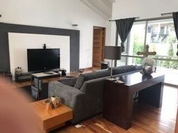 Espectacular casa en renta en Lomas Country