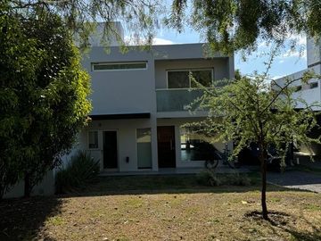 Excelente Duplex En Barrio Privado La Cuesta