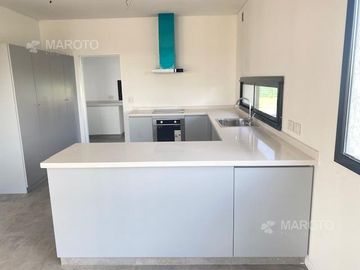 CASA EN VENTA EN BARRIO PUERTOS - RIBERAS- MAROTO PROPIEDADES