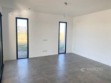CASA EN VENTA EN BARRIO PUERTOS - RIBERAS- MAROTO PROPIEDADES
