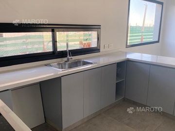 CASA EN VENTA EN BARRIO PUERTOS - RIBERAS- MAROTO PROPIEDADES