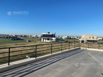CASA EN VENTA EN BARRIO PUERTOS - RIBERAS- MAROTO PROPIEDADES