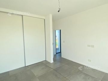 CASA EN VENTA EN BARRIO PUERTOS - RIBERAS- MAROTO PROPIEDADES