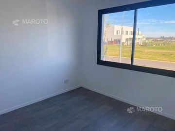 CASA EN VENTA EN BARRIO PUERTOS - RIBERAS- MAROTO PROPIEDADES