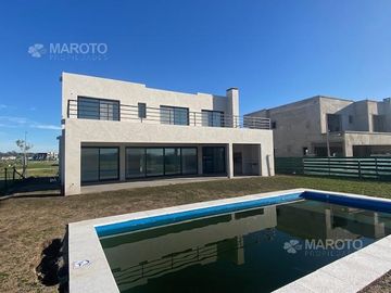 CASA EN VENTA EN BARRIO PUERTOS - RIBERAS- MAROTO PROPIEDADES