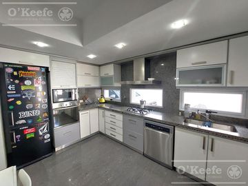 Casa 5 ambientes en Quilmes -Apto credito