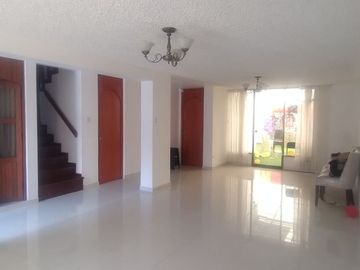 Casa - SAN MARTIN DE SOCABAYA