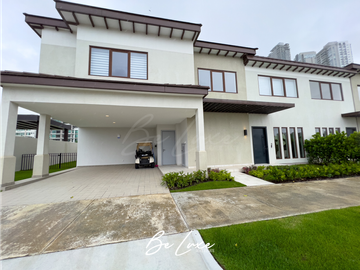 VENDO CASA A ESTRENAR EN SANTA MARIA (P)