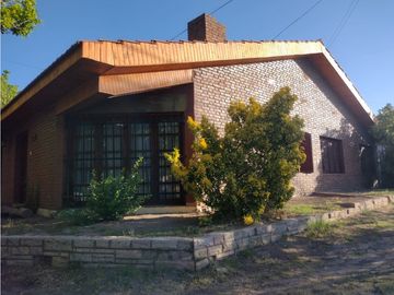 VENDO CASA EN IMPORTANTE ESQUINA SAN RAFAEL