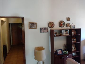 VENDO CASA EN IMPORTANTE ESQUINA SAN RAFAEL