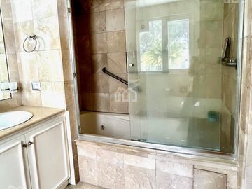 VENDO CASA QUITO EL CONDADO