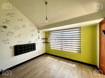 VENDO CASA QUITO EL CONDADO