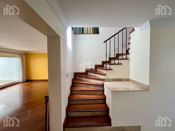 VENDO CASA QUITO EL CONDADO