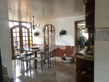 CASA EN VENTA URBANIZACION EL CONDADO