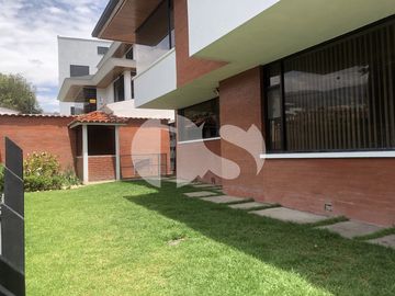 CASA EN VENTA URBANIZACION EL CONDADO