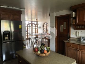 CASA EN VENTA URBANIZACION EL CONDADO