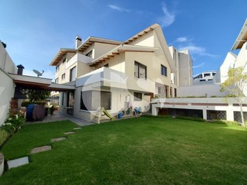 CASA DE VENTA EN EL CONDADO