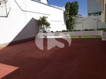 CASA DE VENTA EN EL CONDADO