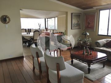 CASA RENTERA DE VENTA CON LOCALES COMERCIALES SECTOR PLAZA DE TOROS